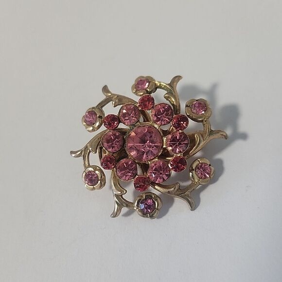 No Brand Jewelry - Vintage Gold Tone And Pink Brooch